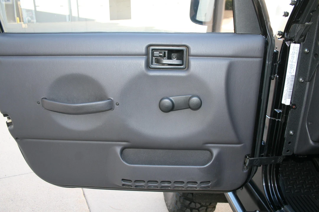 2000 Jeep TJ Wrangler - Image 29 of 31