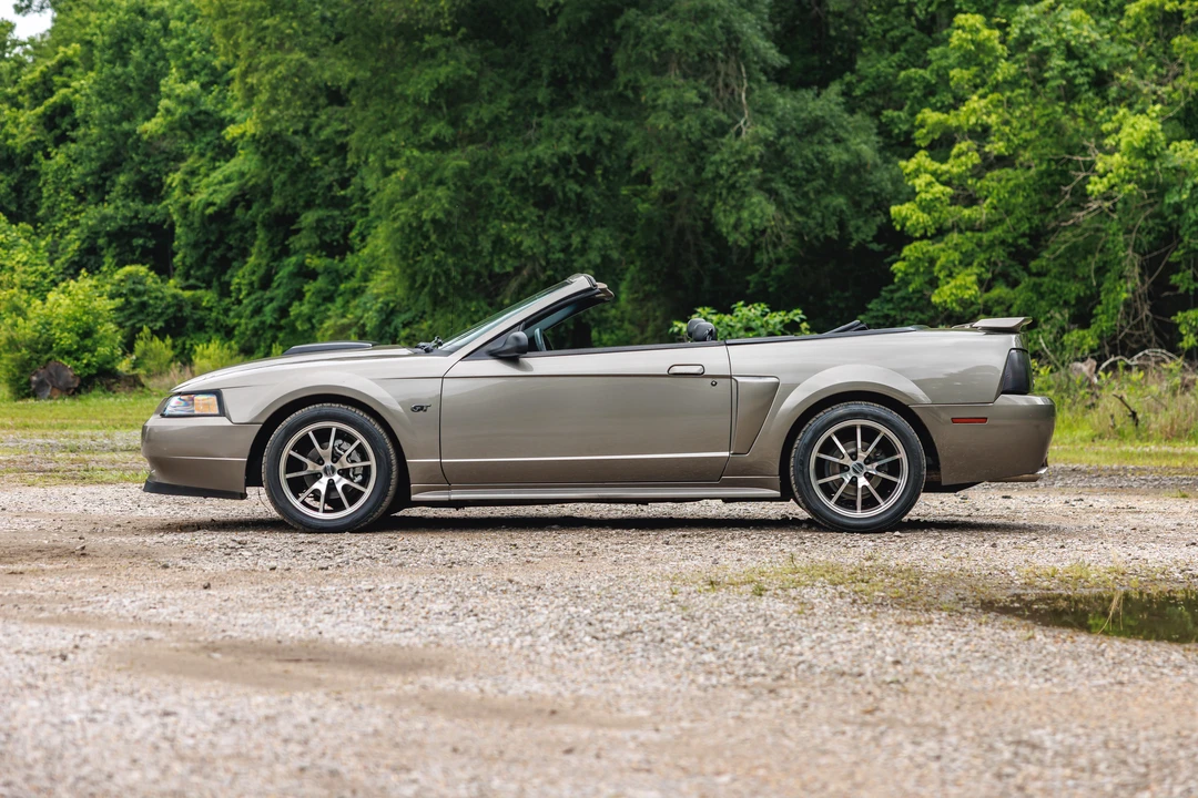 2001 Ford SN95 Mustang - Image 13 of 31