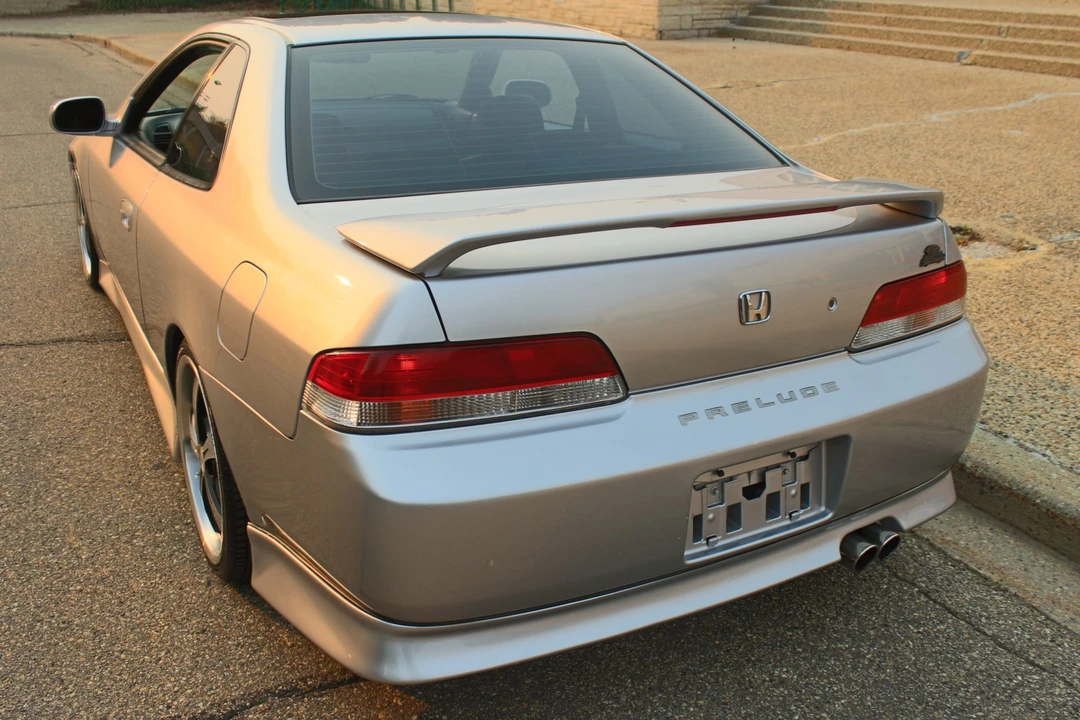 2001 Honda Prelude 5th Gen - Image 11 of 31