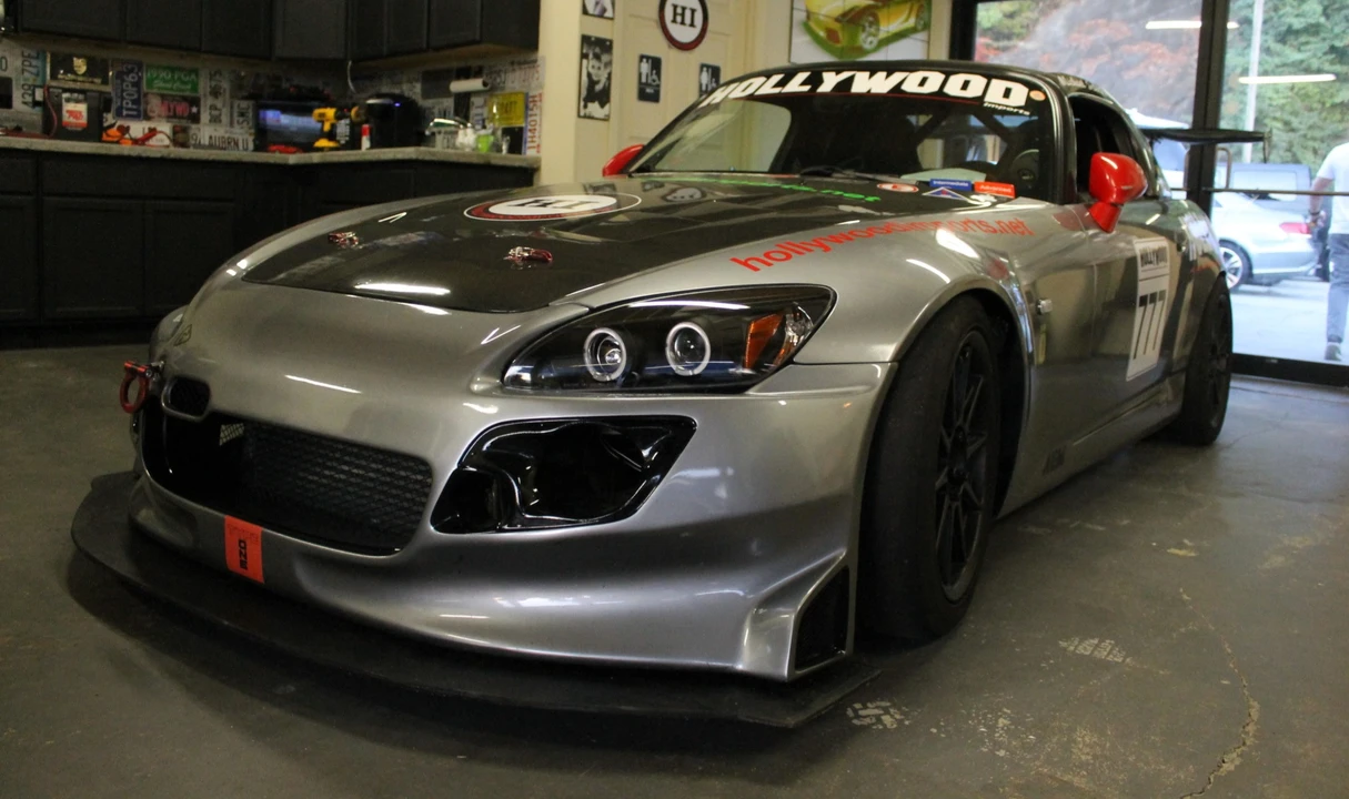 2001 Honda AP1 S2000 - Image 2 of 31