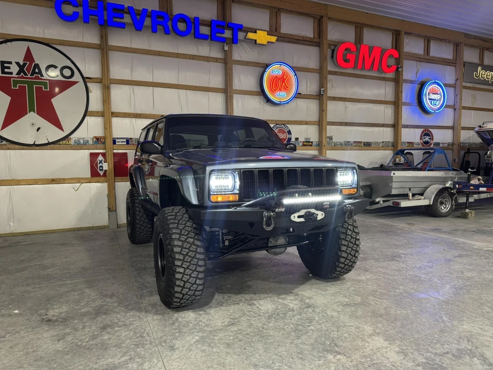2001 Jeep XJ Cherokee - Image 9 of 31