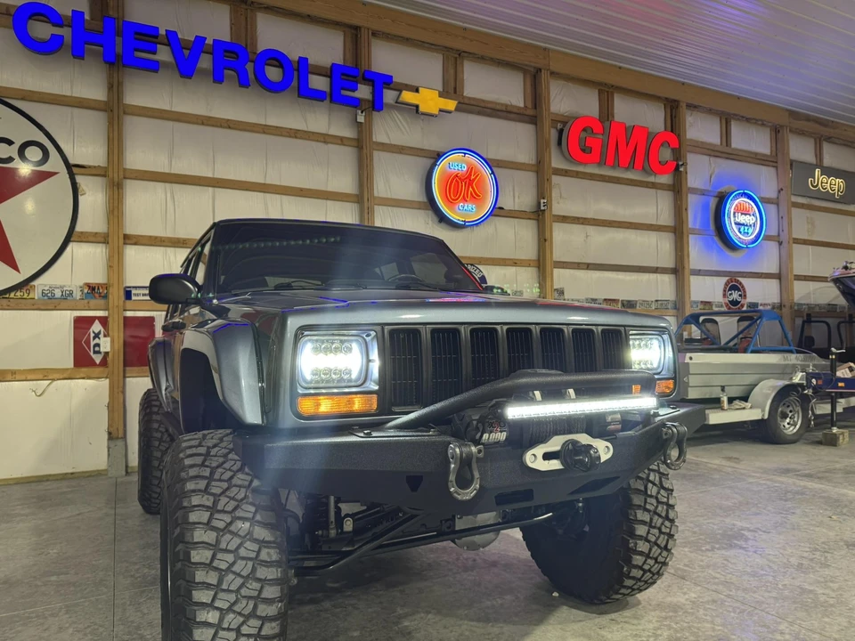 2001 Jeep XJ Cherokee - Image 10 of 31