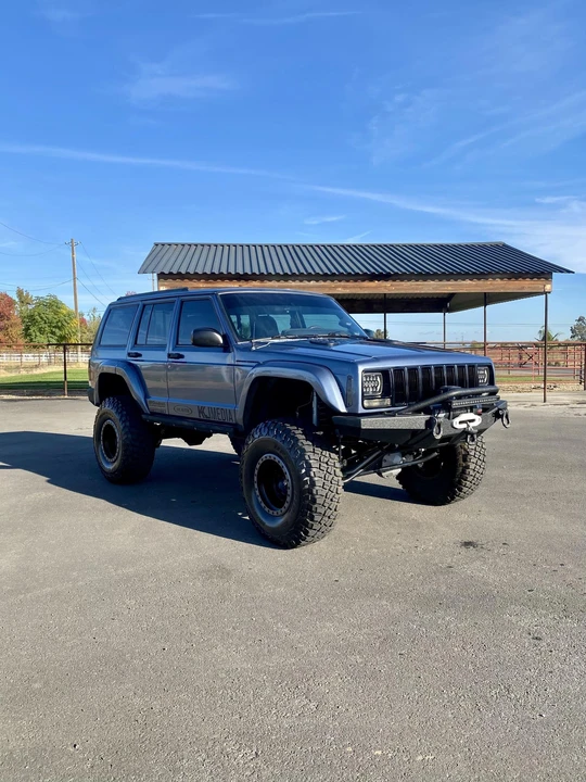 2001 Jeep XJ Cherokee - Image 2 of 31