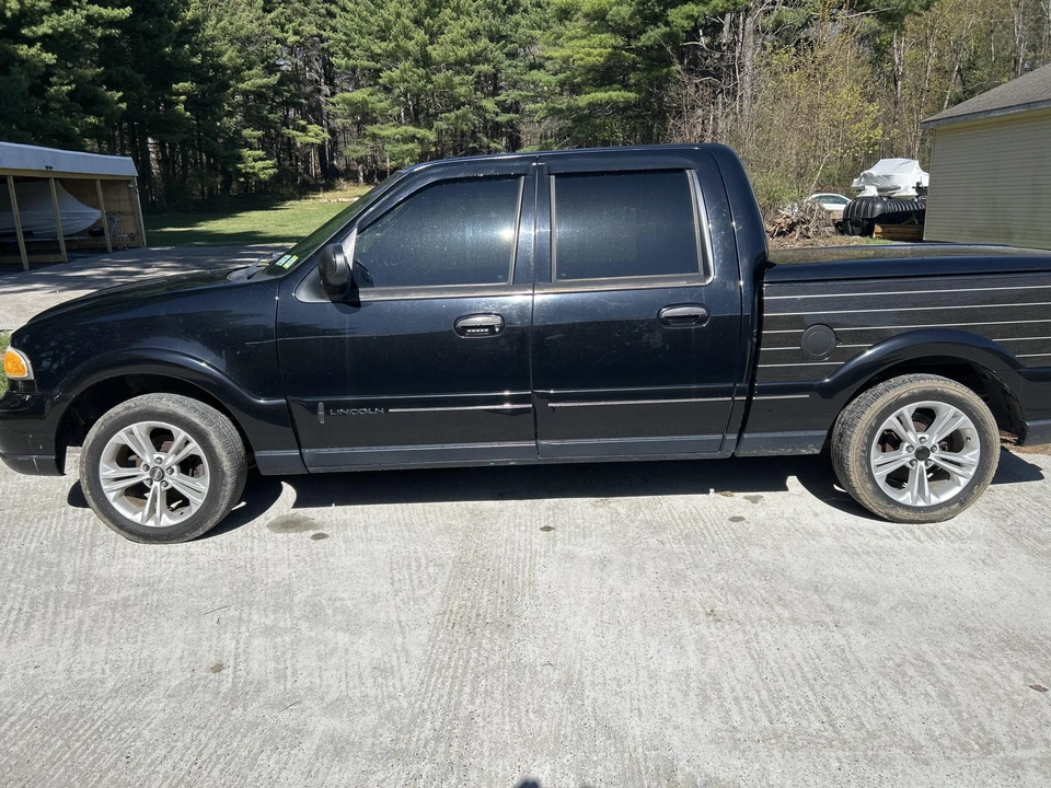 2002 Lincoln Blackwood - Image 2 of 31