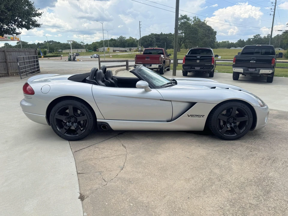 2003 Dodge Viper 3rd Gen - Image 9 of 31