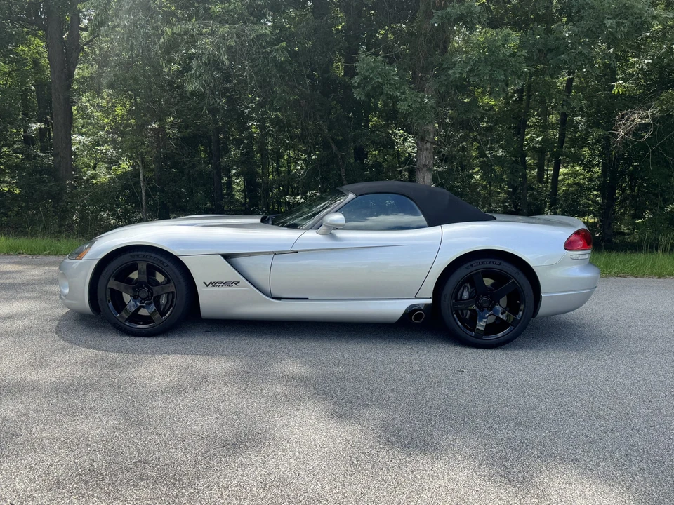 2003 Dodge Viper 3rd Gen - Image 28 of 31
