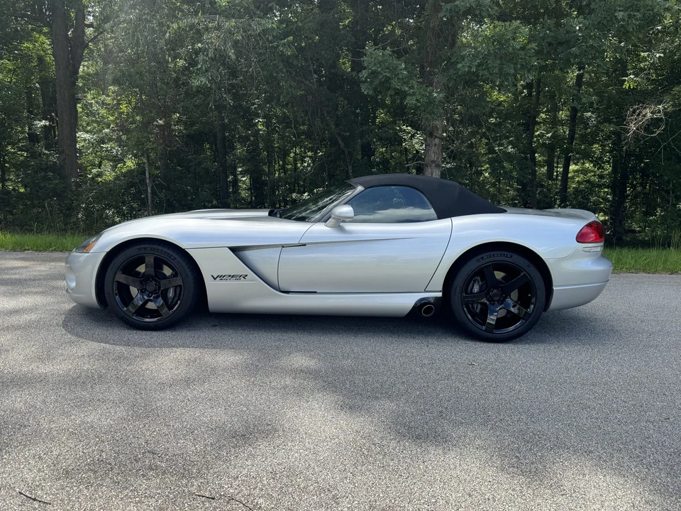 2003 Dodge Viper 3rd Gen - Image 27 of 31