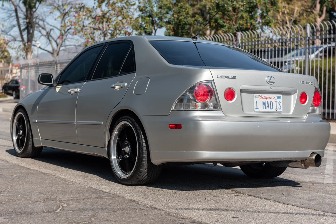 2003 Lexus IS 1st Gen - Image 4 of 31