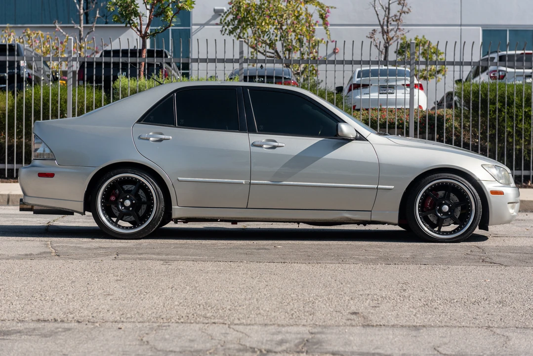 2003 Lexus IS 1st Gen - Image 8 of 31