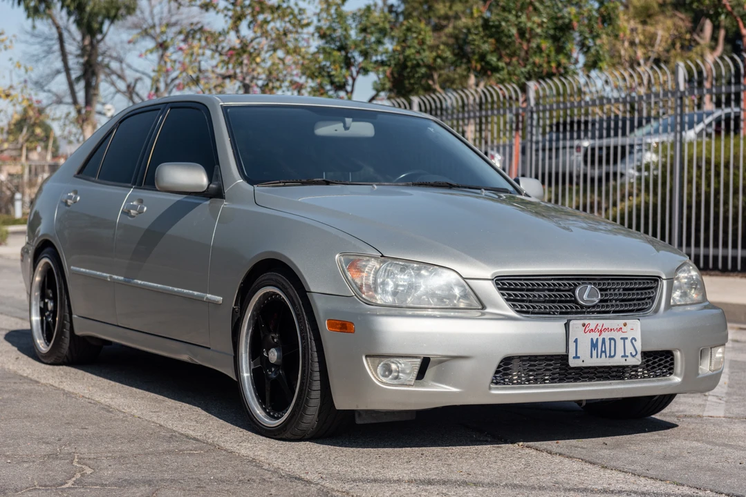 2003 Lexus IS 1st Gen - Image 9 of 31