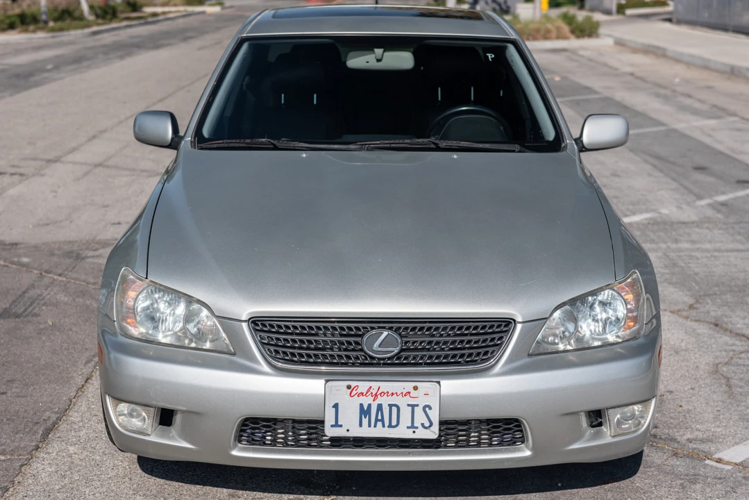 2003 Lexus IS 1st Gen - Image 11 of 31