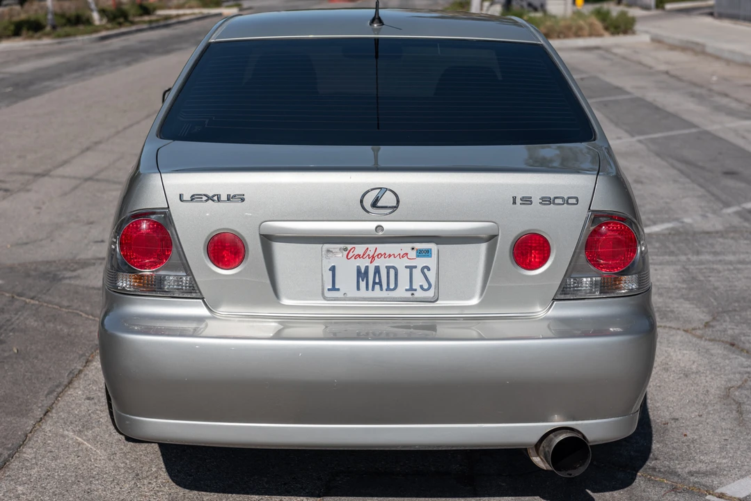 2003 Lexus IS 1st Gen - Image 5 of 31