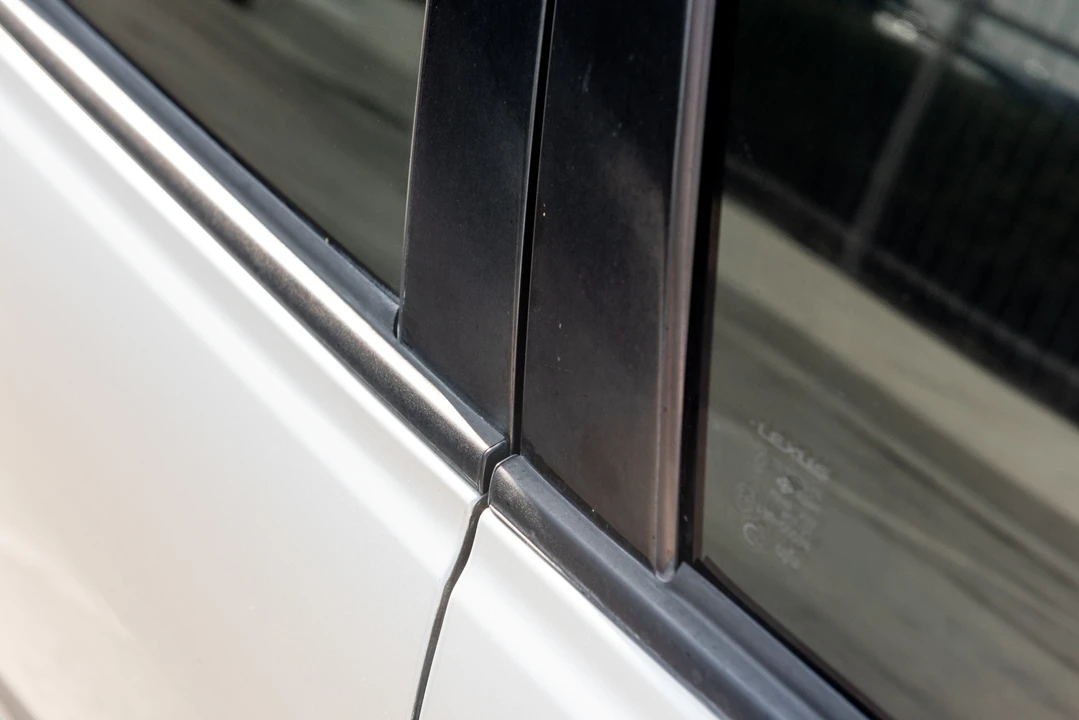 2003 Lexus IS 1st Gen - Image 18 of 31