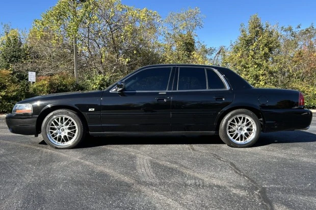 2003 Mercury Marauder - Image 3 of 7