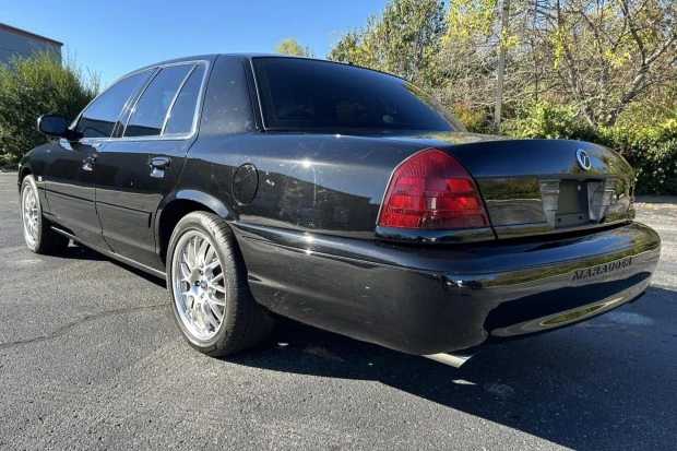 2003 Mercury Marauder - Image 2 of 7