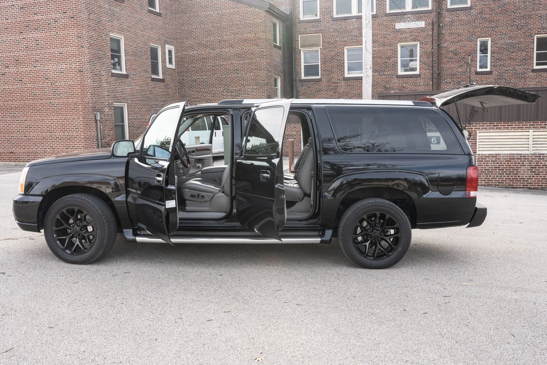 2004 Cadillac Escalade & EXT 2nd Gen - Image 24 of 31