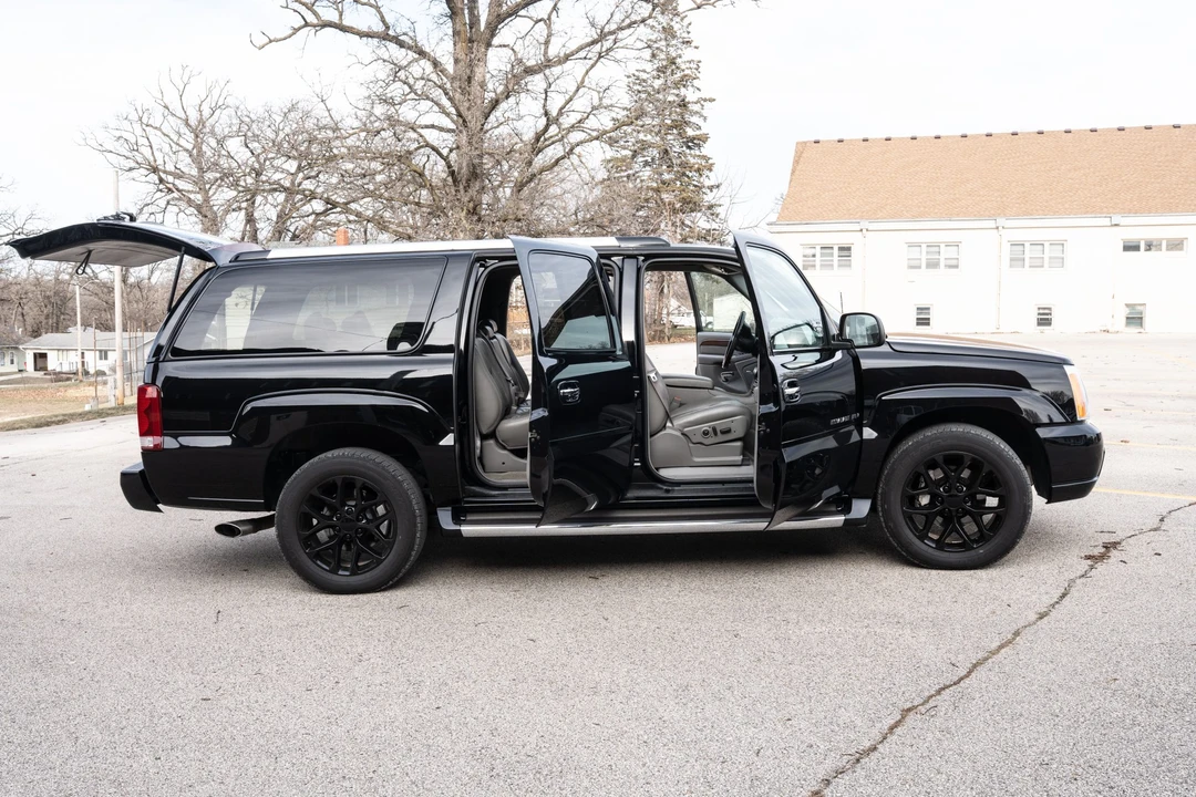 2004 Cadillac Escalade & EXT 2nd Gen - Image 29 of 31
