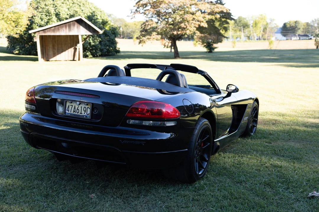 2004 Dodge Viper 3rd Gen - Image 15 of 31