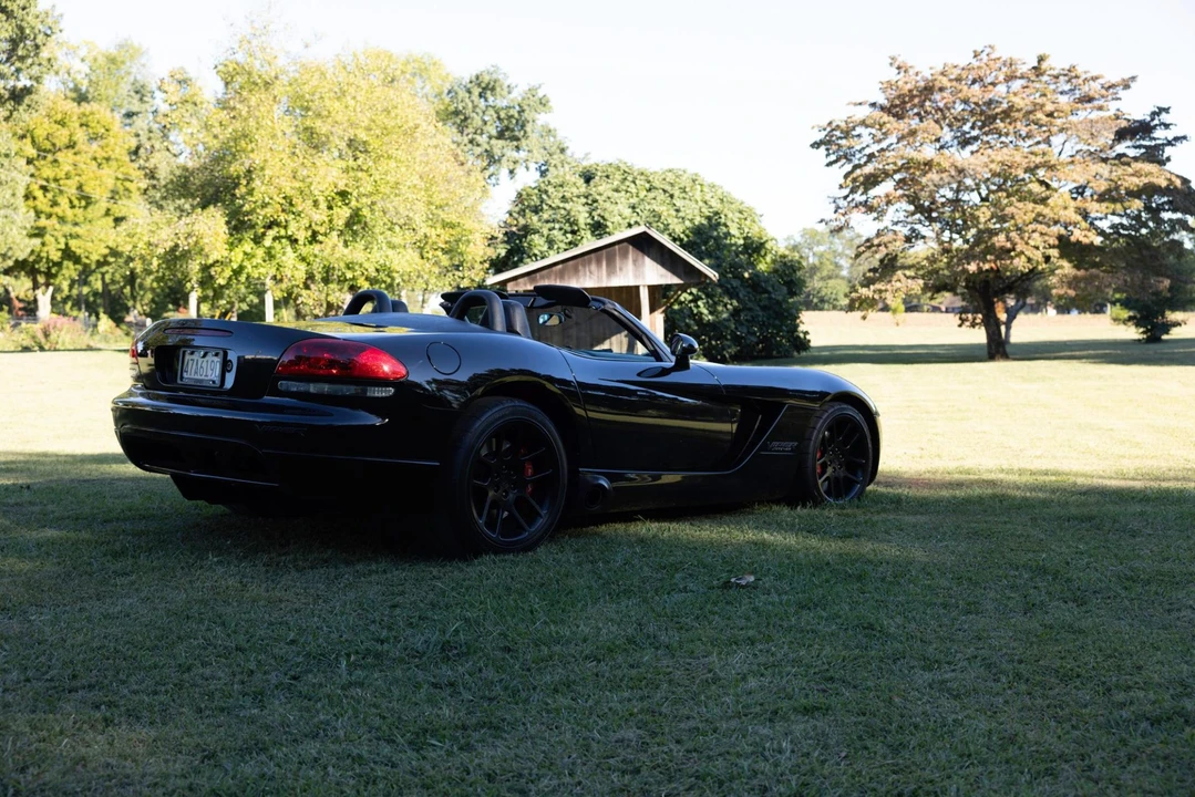 2004 Dodge Viper 3rd Gen - Image 16 of 31