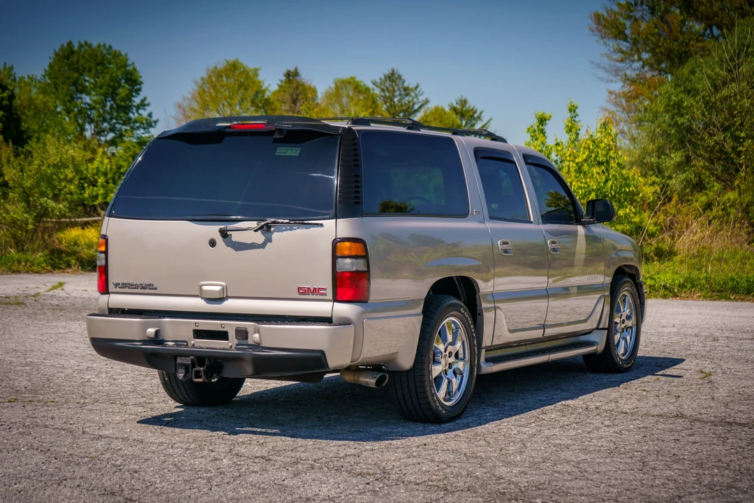 2005 GMC Yukon 2nd Gen - Image 11 of 31