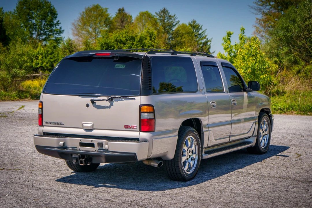 2005 GMC Yukon 2nd Gen - Image 12 of 31