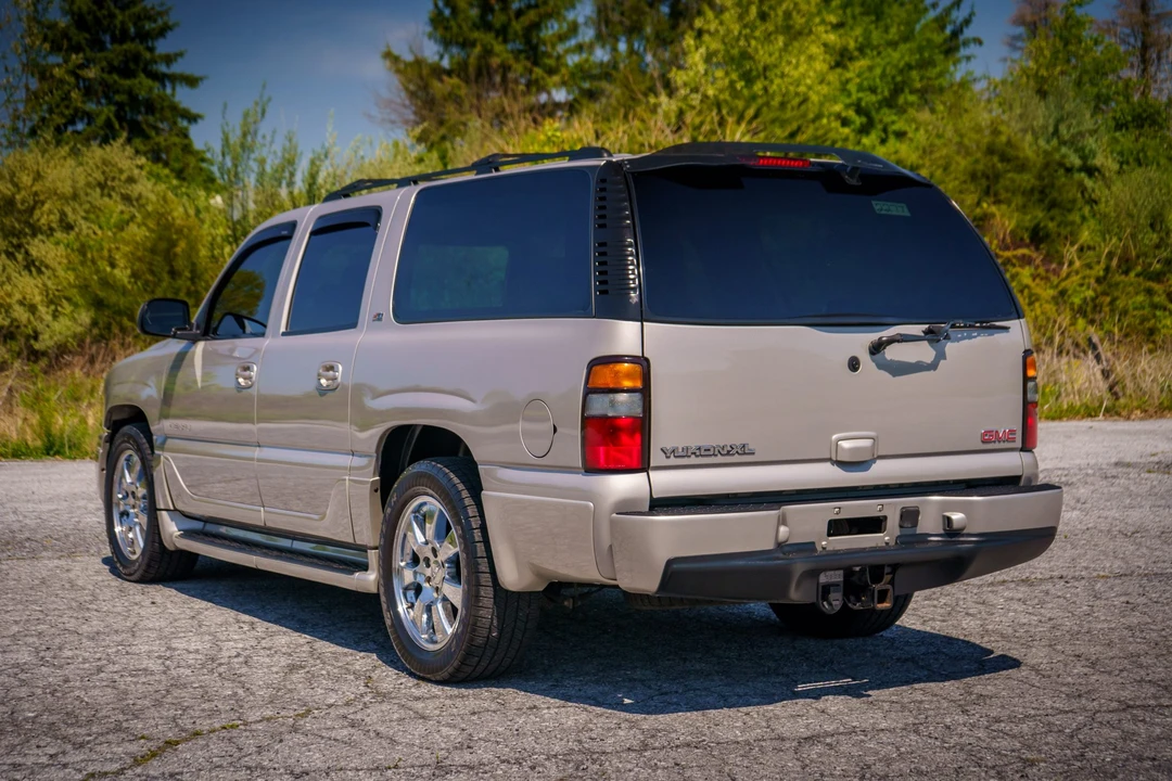 2005 GMC Yukon 2nd Gen - Image 6 of 31