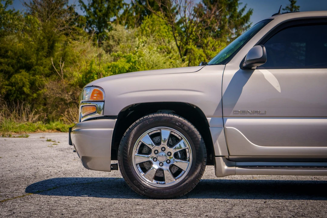 2005 GMC Yukon 2nd Gen - Image 23 of 31