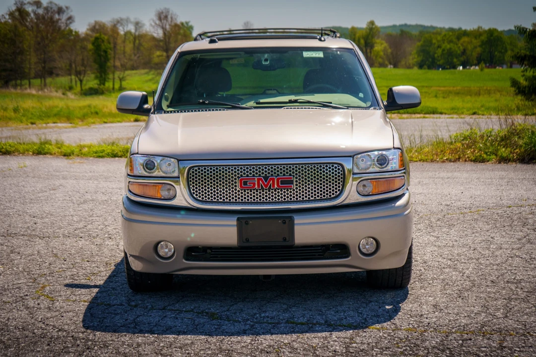 2005 GMC Yukon 2nd Gen - Image 20 of 31