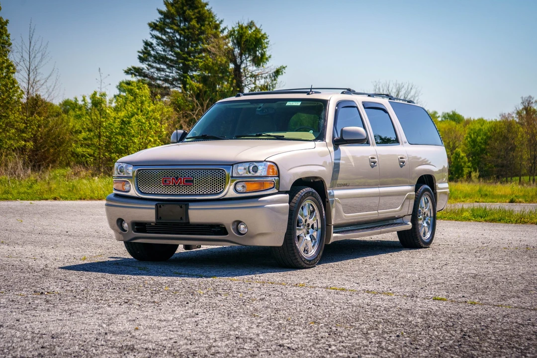 2005 GMC Yukon 2nd Gen - Image 2 of 31
