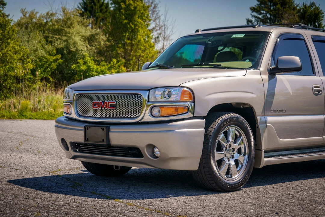 2005 GMC Yukon 2nd Gen - Image 21 of 31