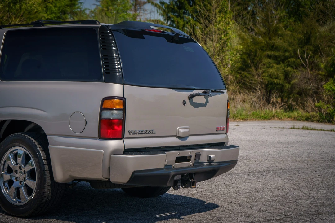 2005 GMC Yukon 2nd Gen - Image 26 of 31