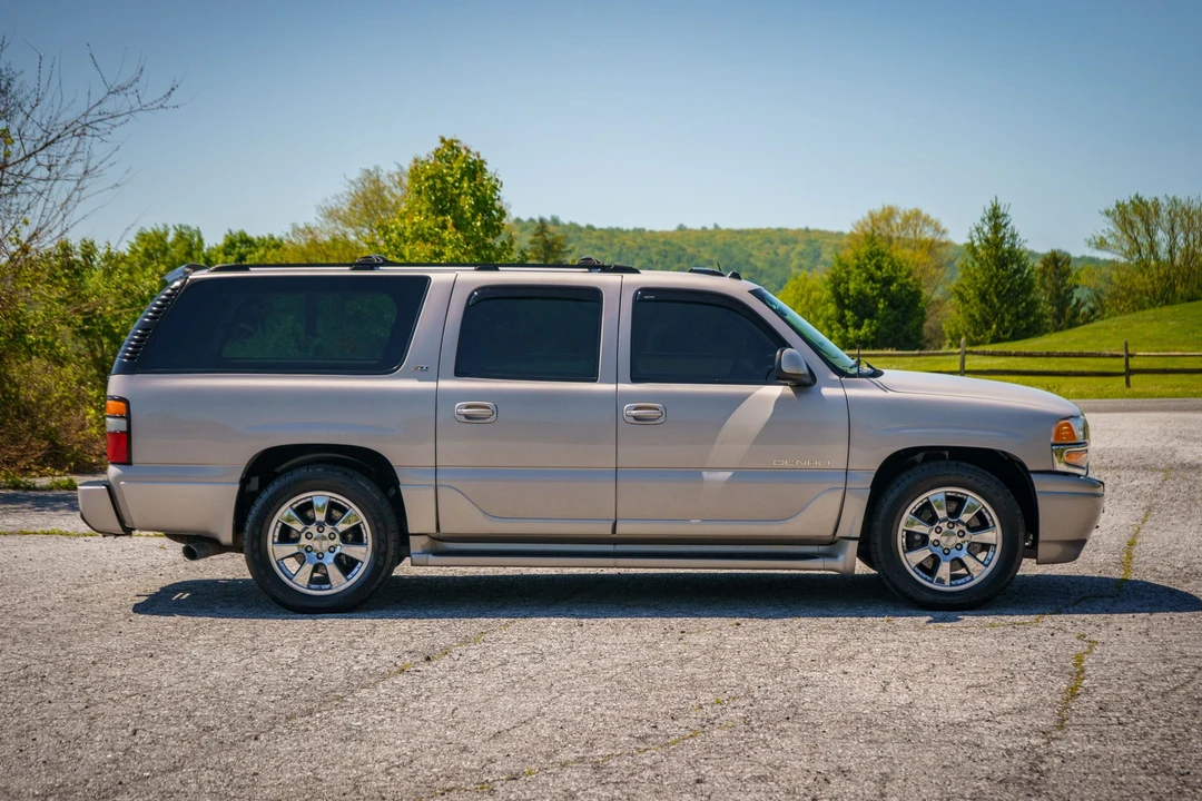 2005 GMC Yukon 2nd Gen - Image 14 of 31