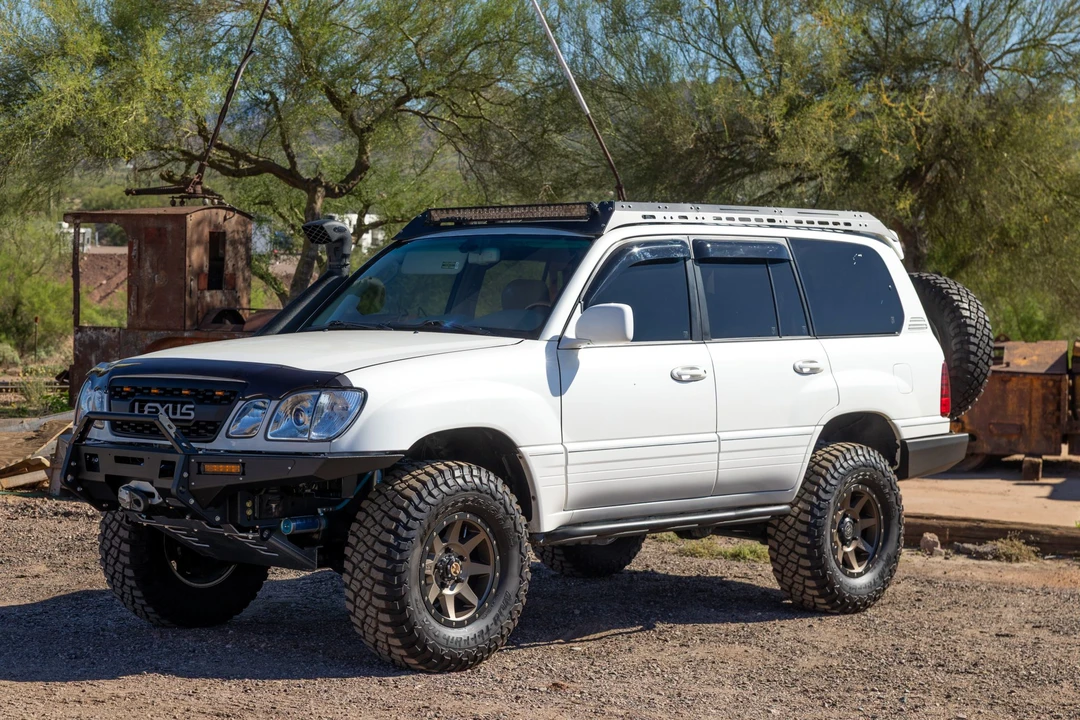 2007 Lexus LX 2nd Gen - Image 2 of 31