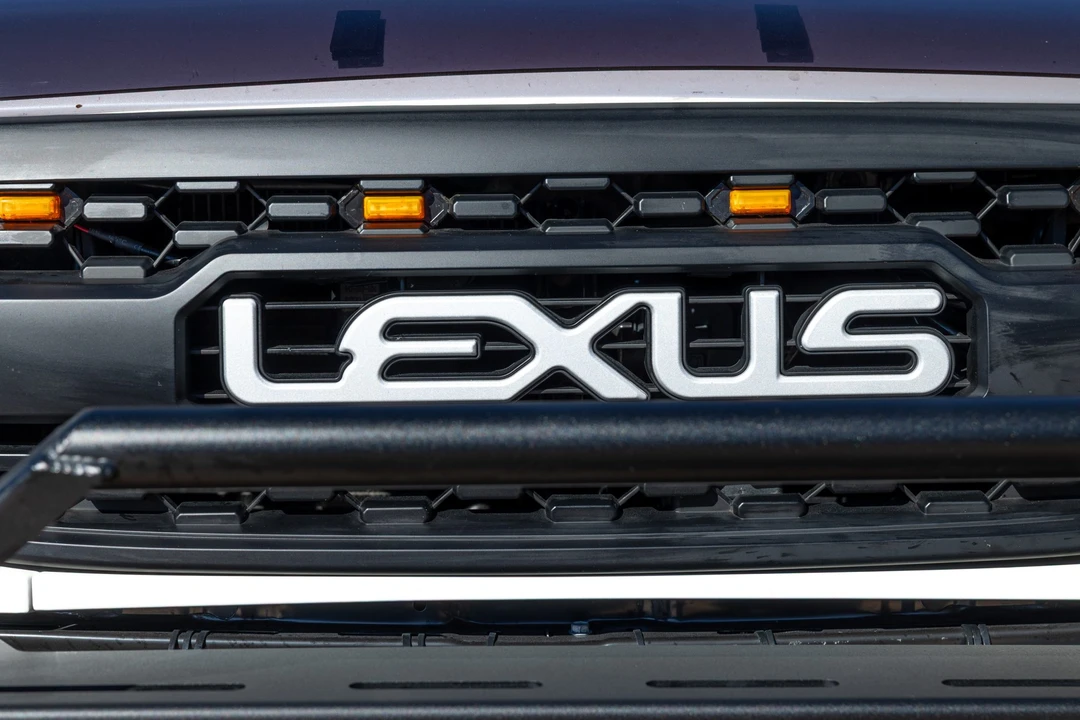2007 Lexus LX 2nd Gen - Image 17 of 31