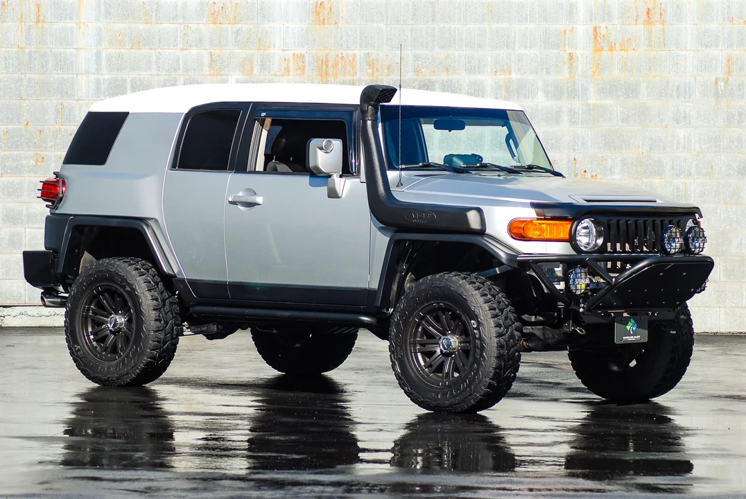 2007 Toyota FJ Cruiser - Image 2 of 31