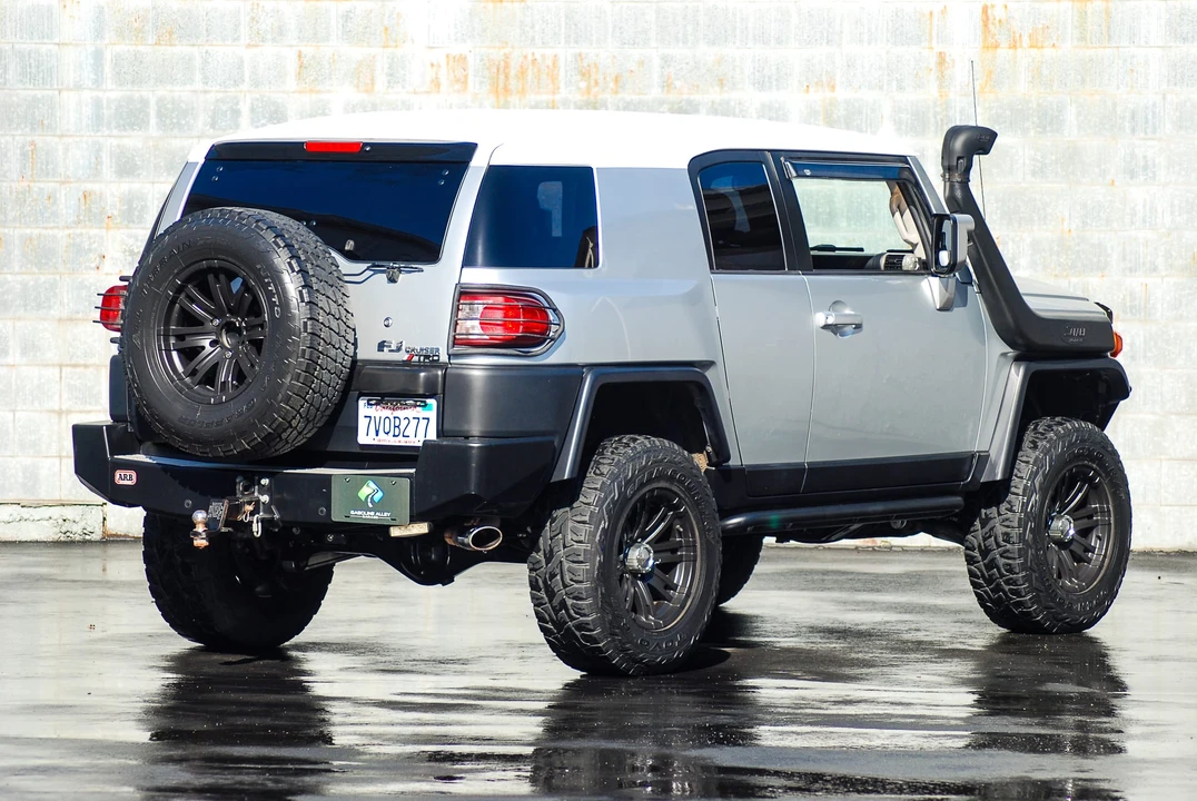 2007 Toyota FJ Cruiser - Image 8 of 31
