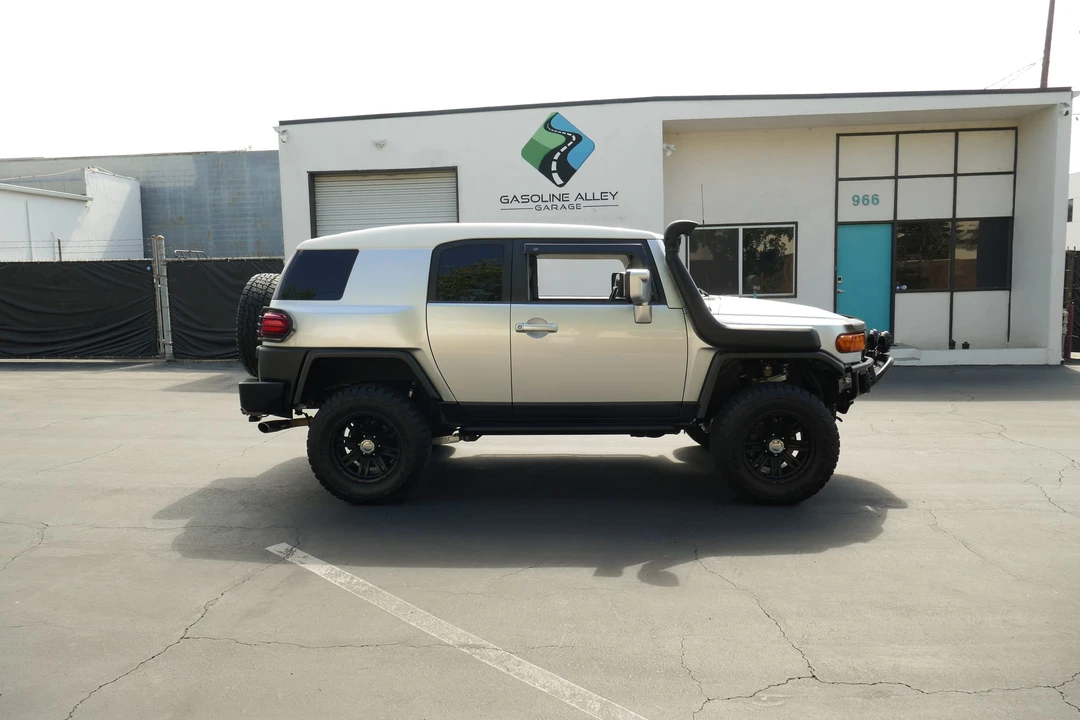 2007 Toyota FJ Cruiser - Image 10 of 31