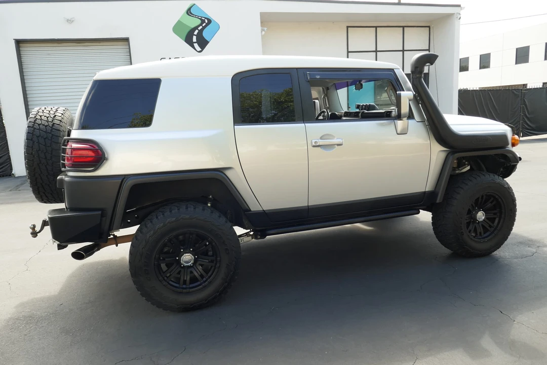 2007 Toyota FJ Cruiser - Image 29 of 31