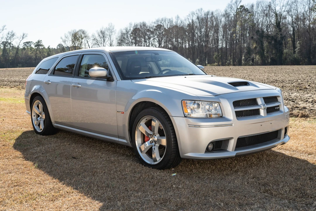 2008 Dodge Magnum SRT8 2nd Gen - Image 2 of 31