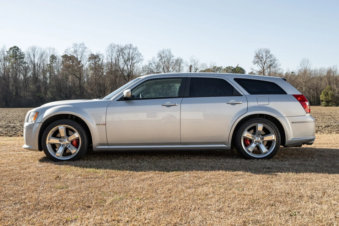 2008 Dodge Magnum SRT8 2nd Gen - Image 9 of 31