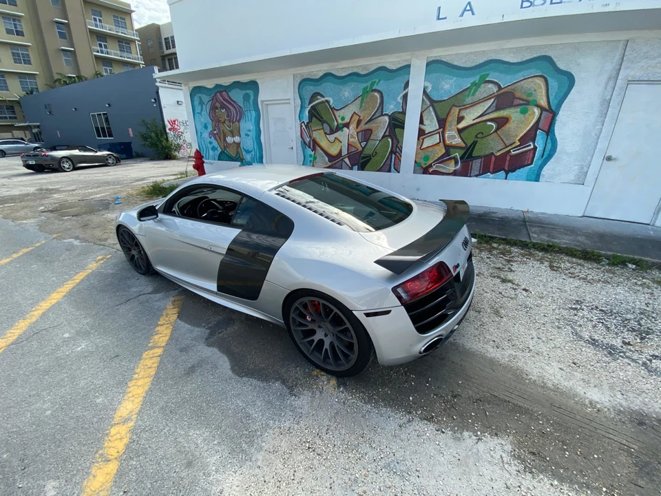 2010 Audi 42 R8 - Image 5 of 31