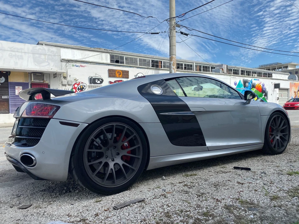 2010 Audi 42 R8 - Image 24 of 31