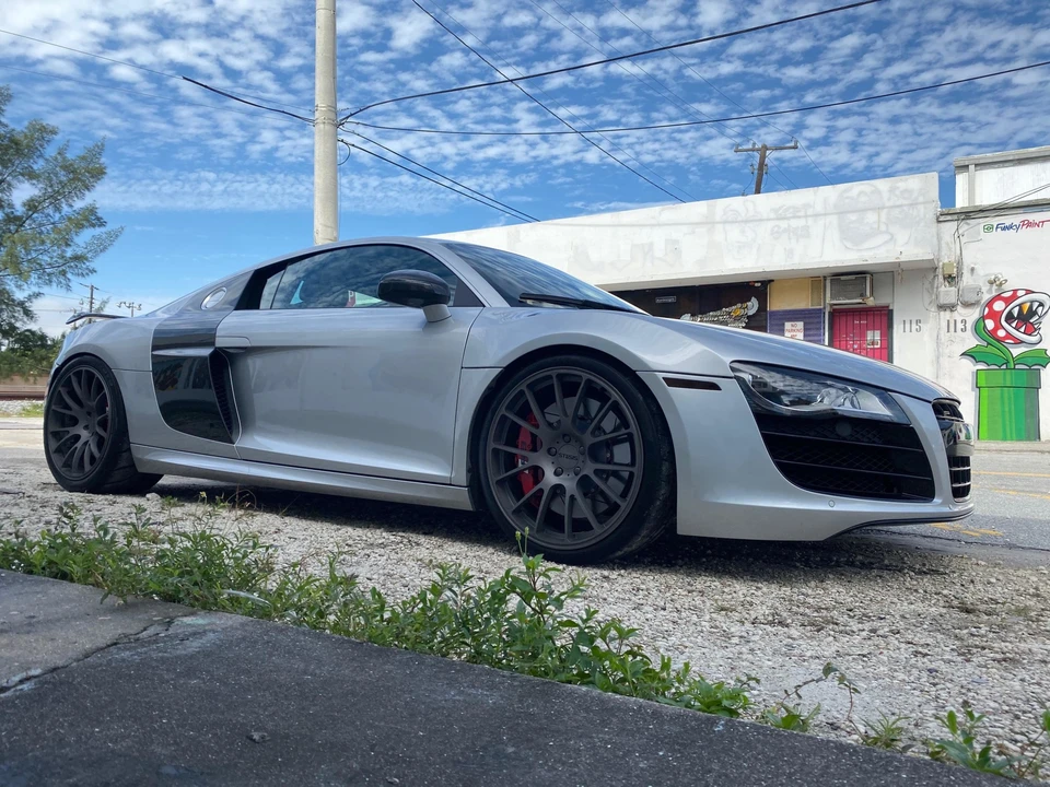 2010 Audi 42 R8 - Image 26 of 31