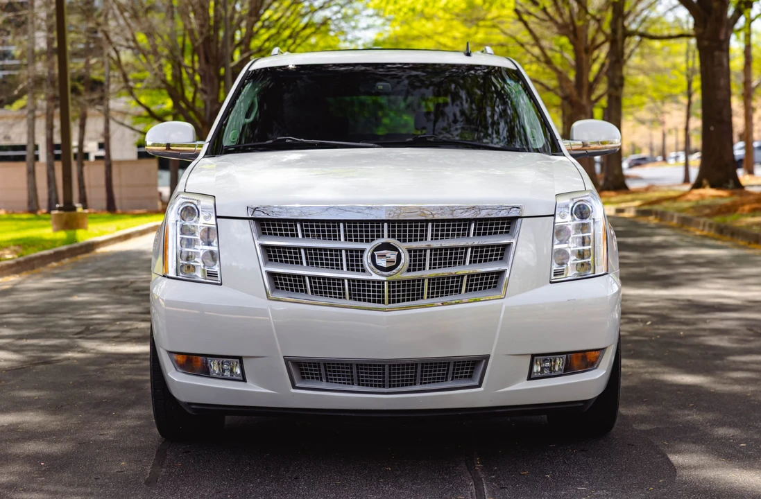 2010 Cadillac Escalade & EXT 3rd Gen - Image 6 of 31