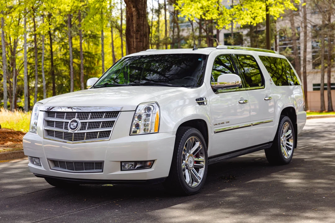 2010 Cadillac Escalade & EXT 3rd Gen - Image 4 of 31