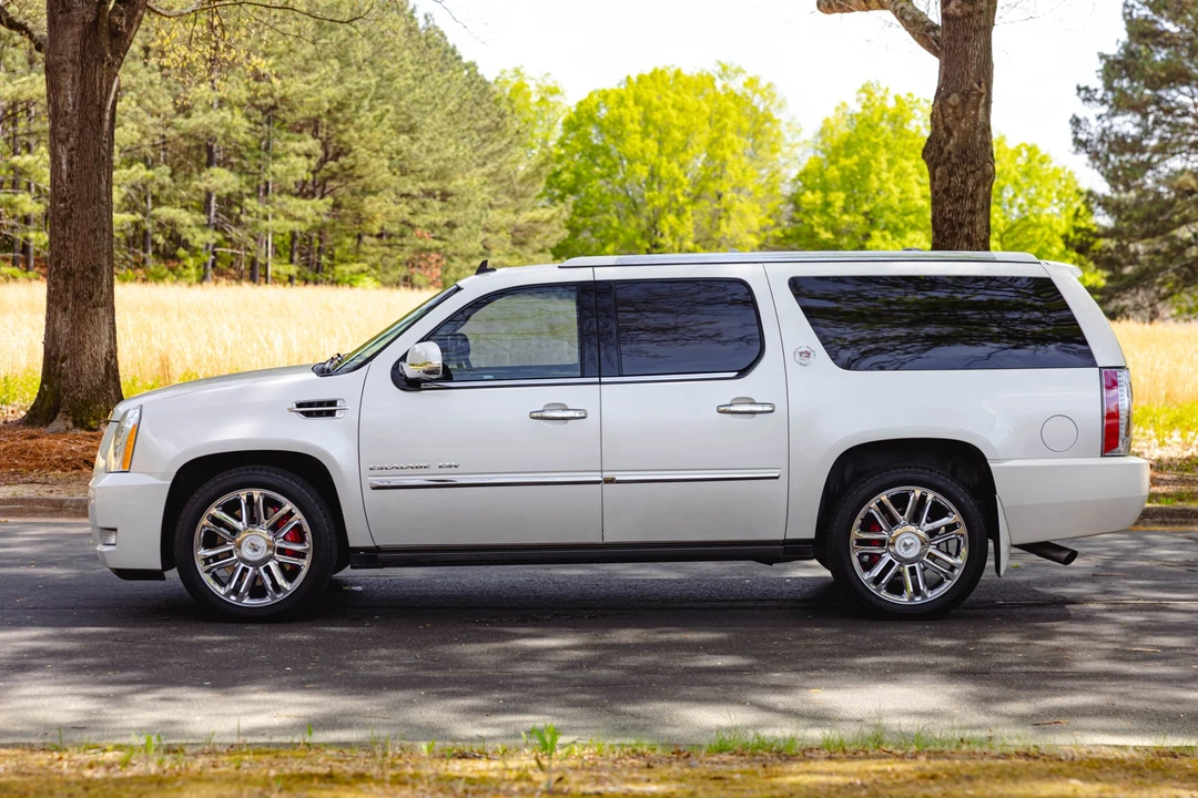 2010 Cadillac Escalade & EXT 3rd Gen - Image 25 of 31
