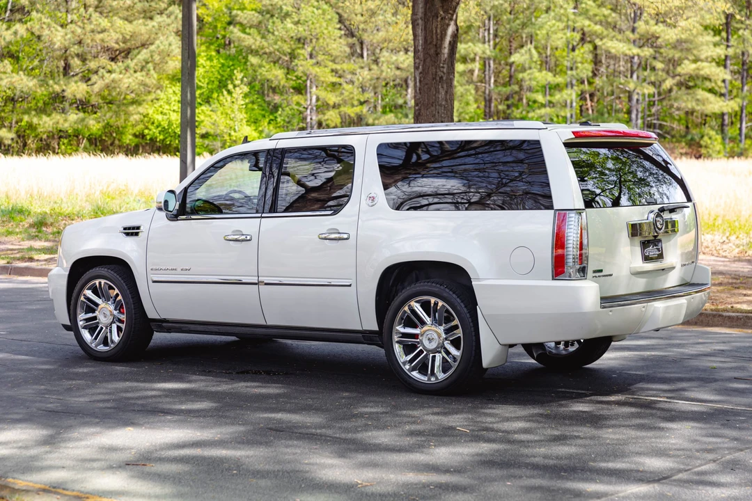 2010 Cadillac Escalade & EXT 3rd Gen - Image 23 of 31