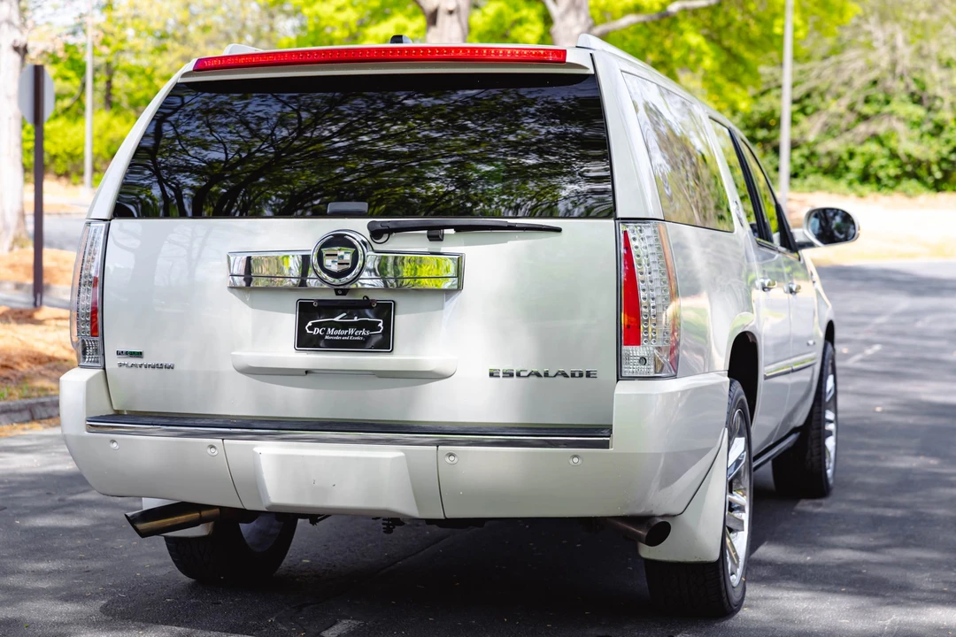 2010 Cadillac Escalade & EXT 3rd Gen - Image 18 of 31