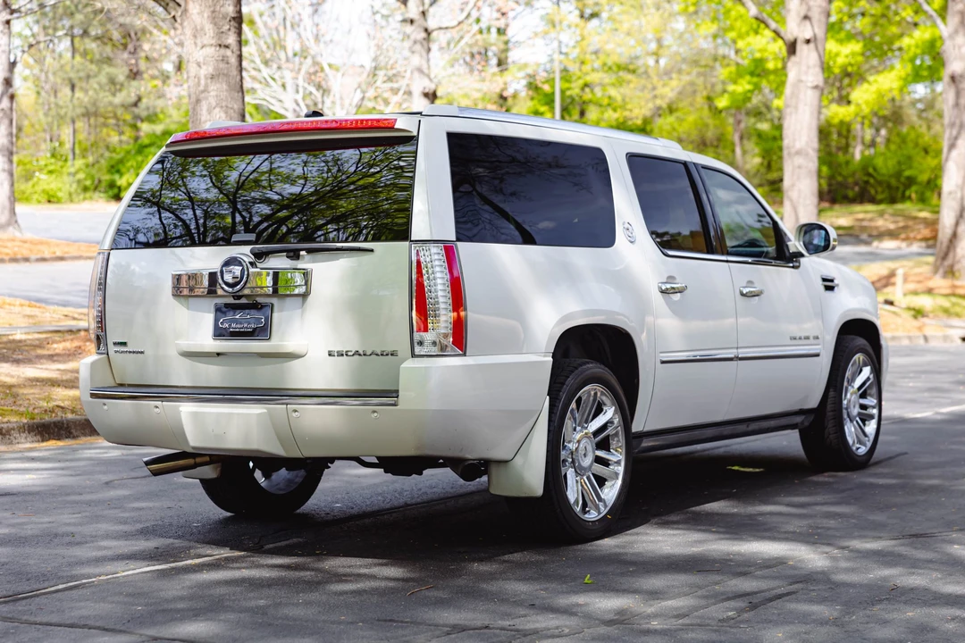 2010 Cadillac Escalade & EXT 3rd Gen - Image 17 of 31