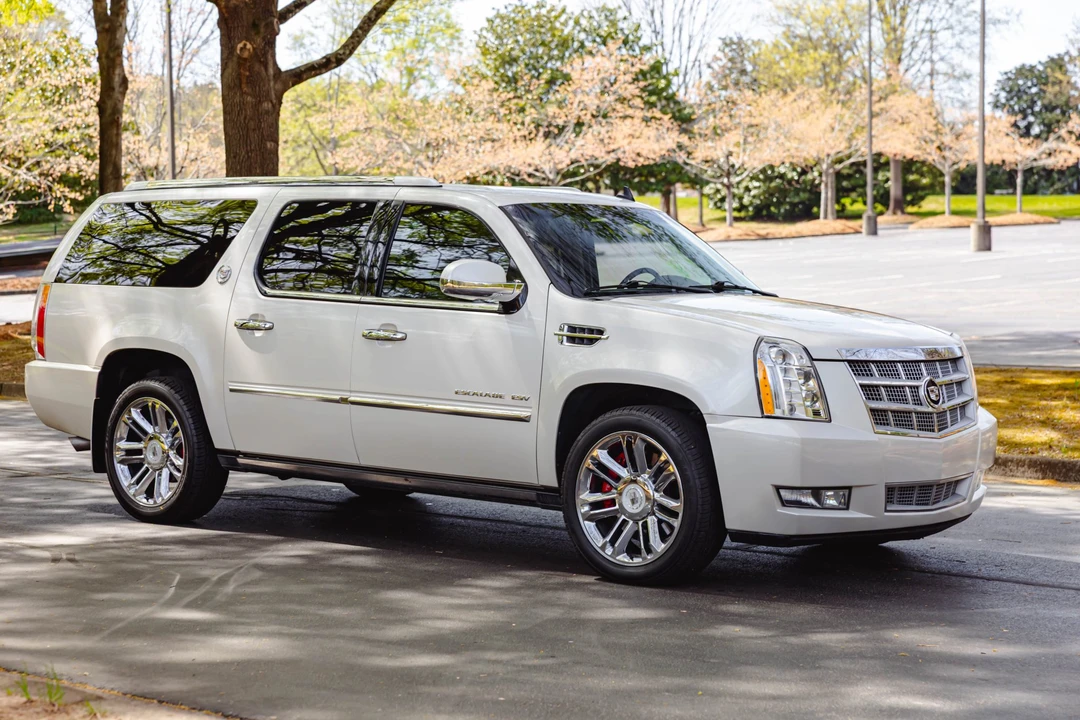 2010 Cadillac Escalade & EXT 3rd Gen - Image 11 of 31